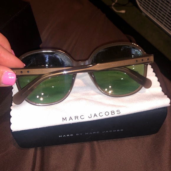 Marc Jacobs sunglass - Picture 2 of 3